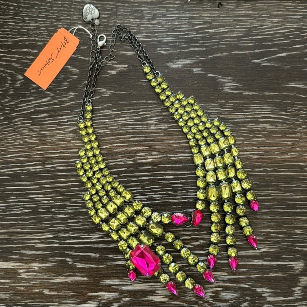 NWT ⚜️💖⚜️ BETSEY JOHNSON RICH WITCH BIB NECKLACE IN GREEN - Picture 7 of 10